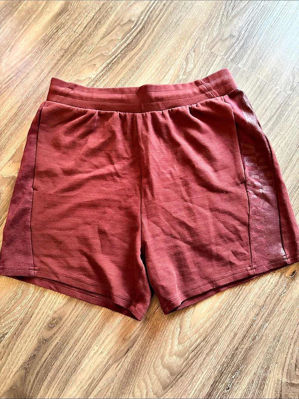 GYMSHARK Women'Small Athletic Shorts in Burgundy